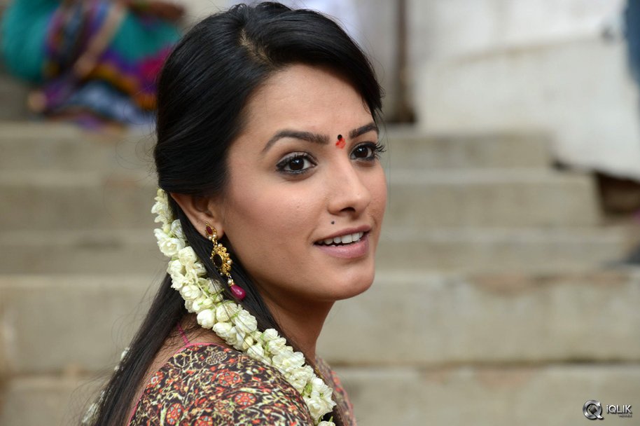 Anita-at-Manalo-Okadu-Movie-Opening